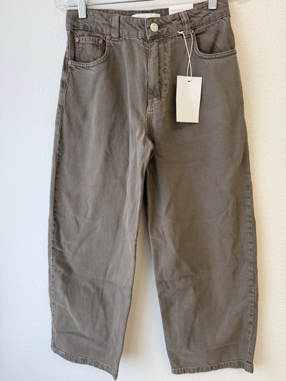 Zara Men's Relaxed Straight Jeans in Olive